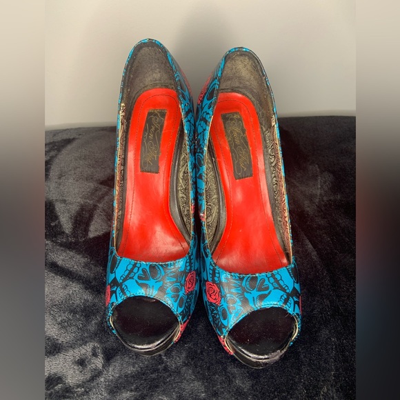 3/20$ Size 6 (UK 36) Iron Fist retro heel. - Picture 1 of 5